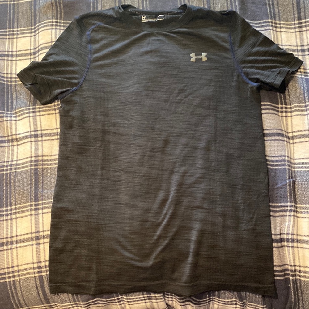 Under armour heat gear short sleeve shirt